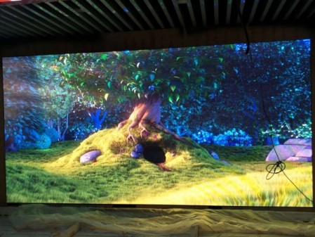 武漢市中國(guó)石油大廈-Q2.5全彩大屏